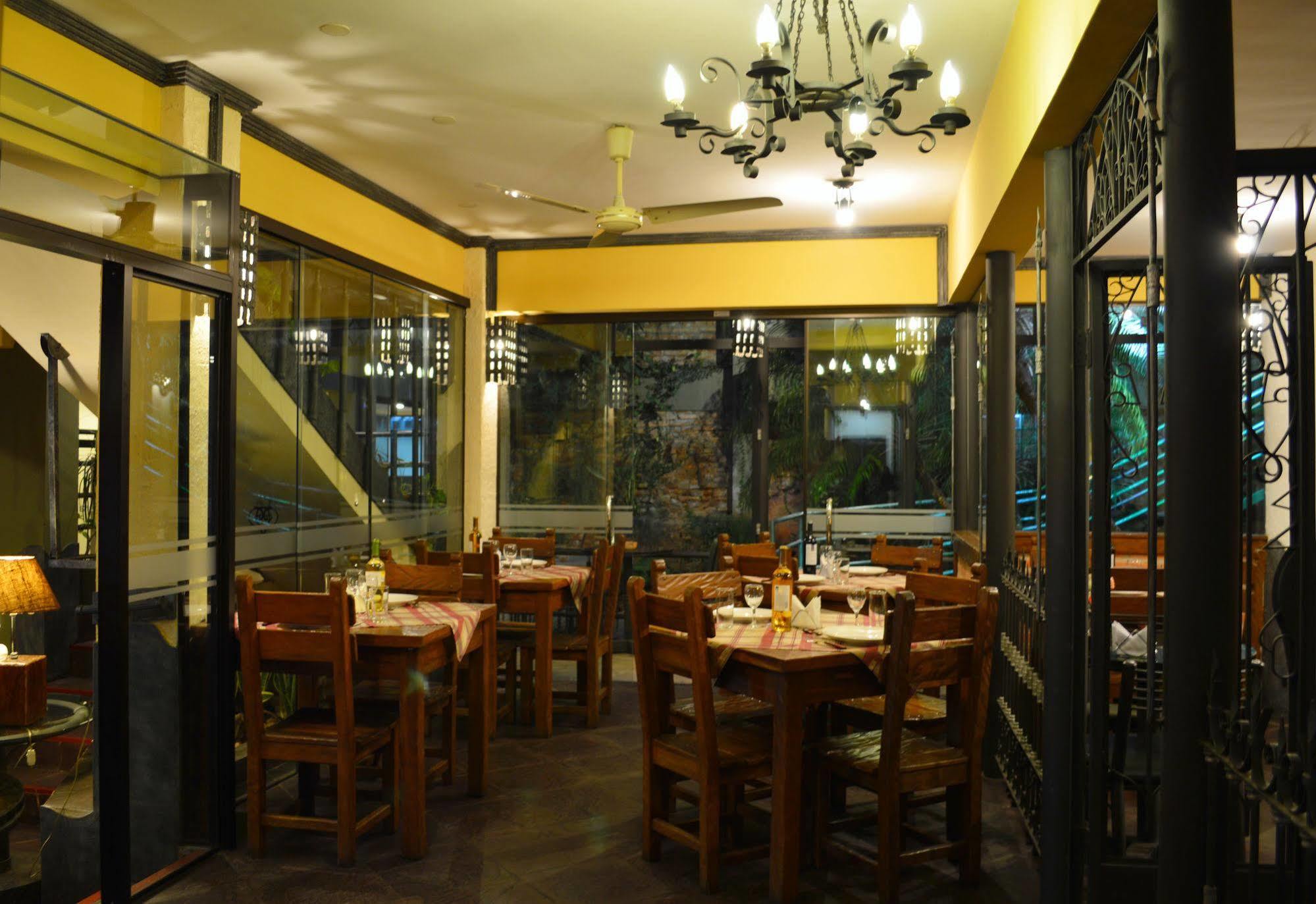 Aspen Hotel & Apart Asuncion Extérieur photo