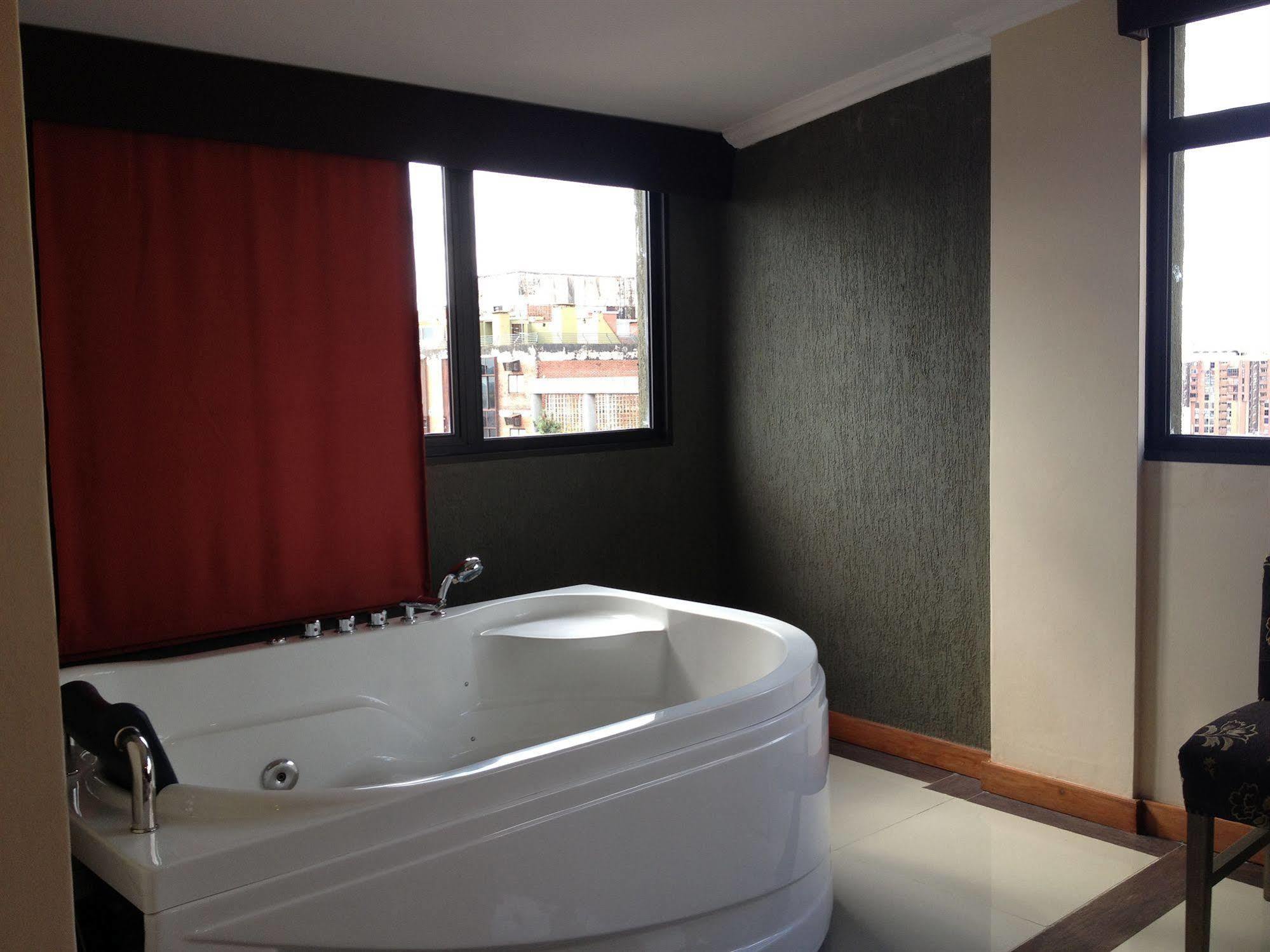 Aspen Hotel & Apart Asuncion Extérieur photo
