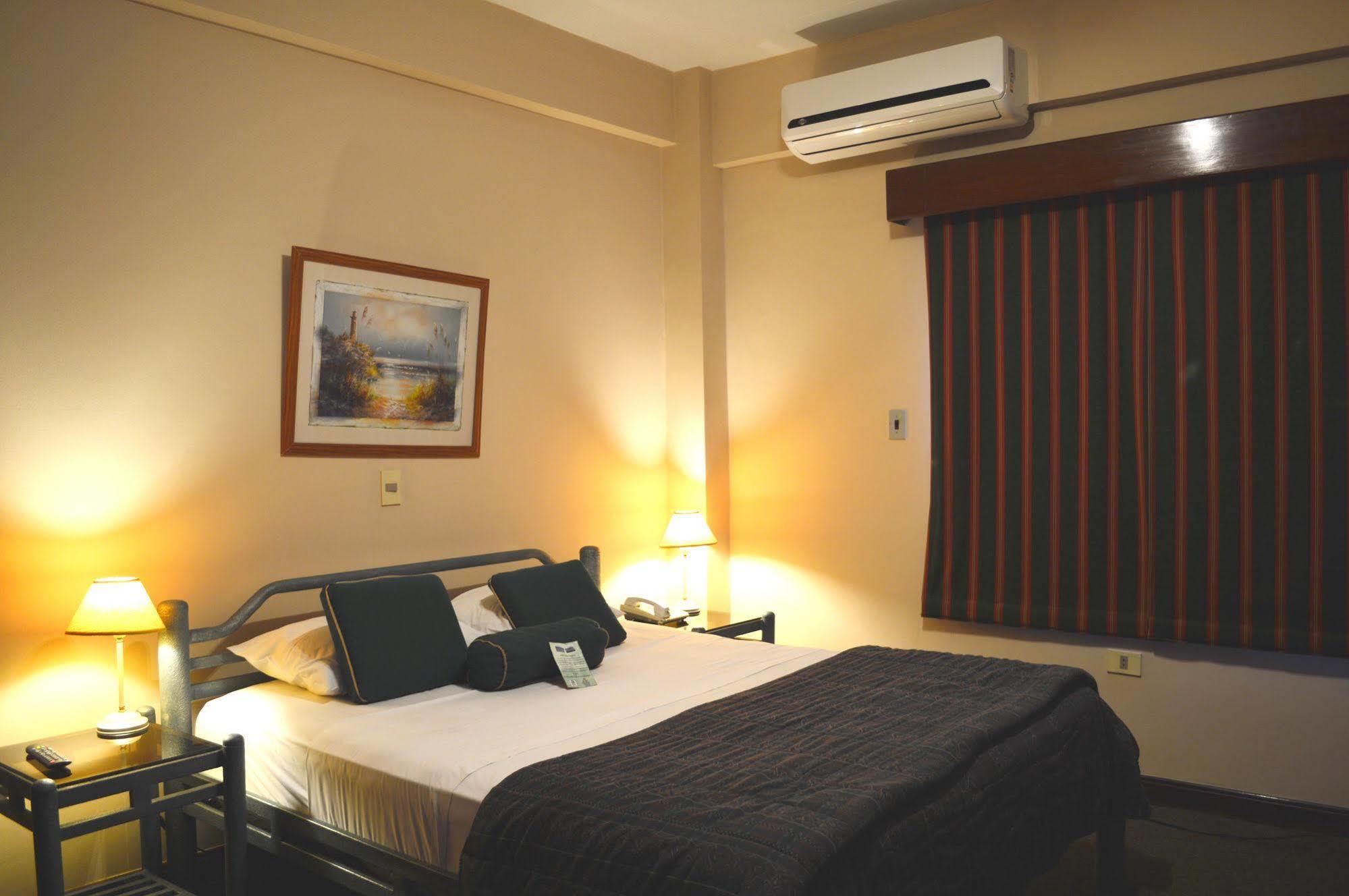 Aspen Hotel & Apart Asuncion Extérieur photo